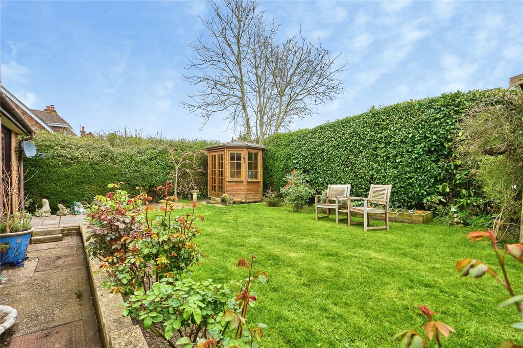 Property photo 3 of 12 Garden