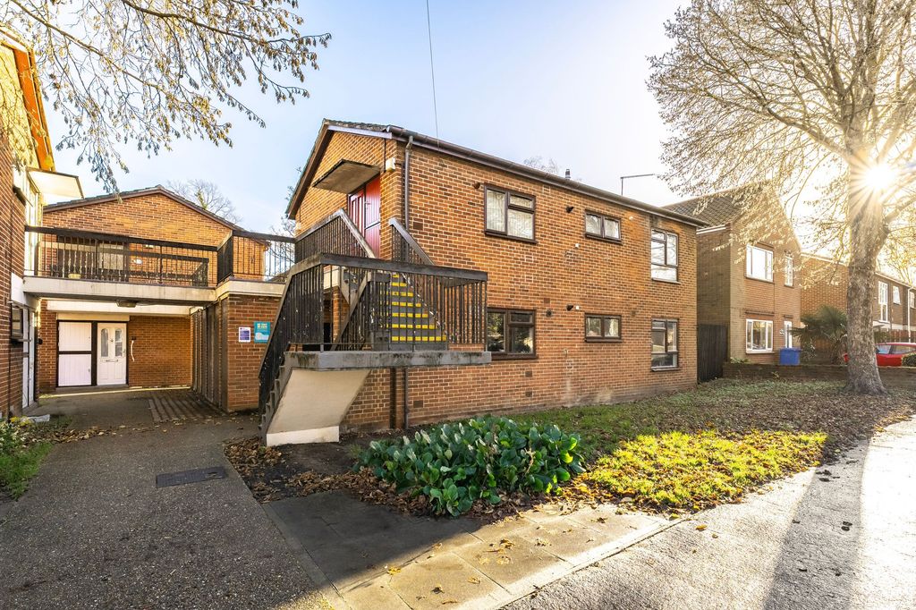 Property photo 1 of 11