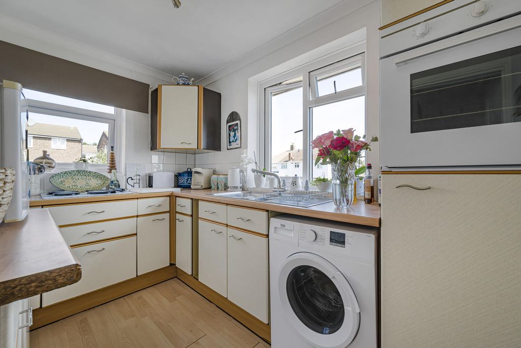 Property photo 3 of 14 Kitchen