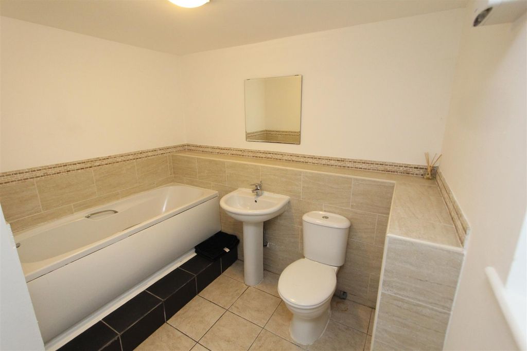 Property photo 3 of 13 Bathroom.Jpg