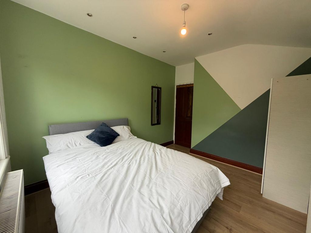 Property photo 1 of 25
