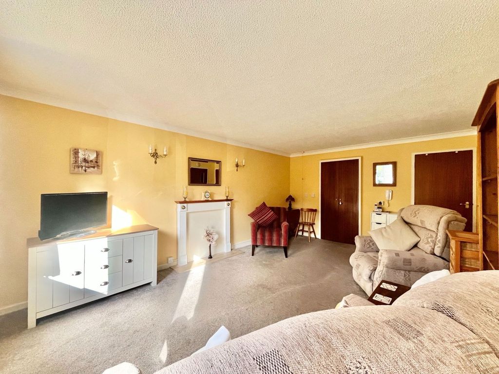 Property photo 3 of 9