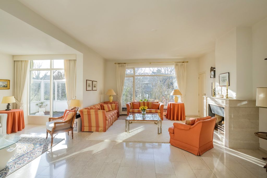 Property photo 3 of 101