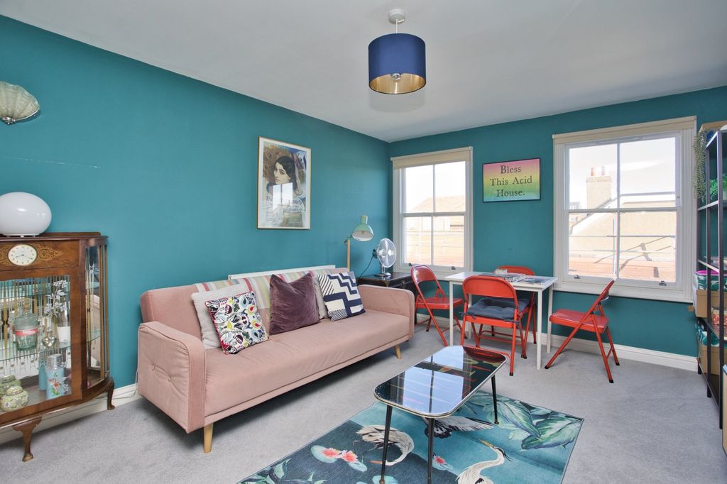 Property photo 3 of 14 Picture No. 12