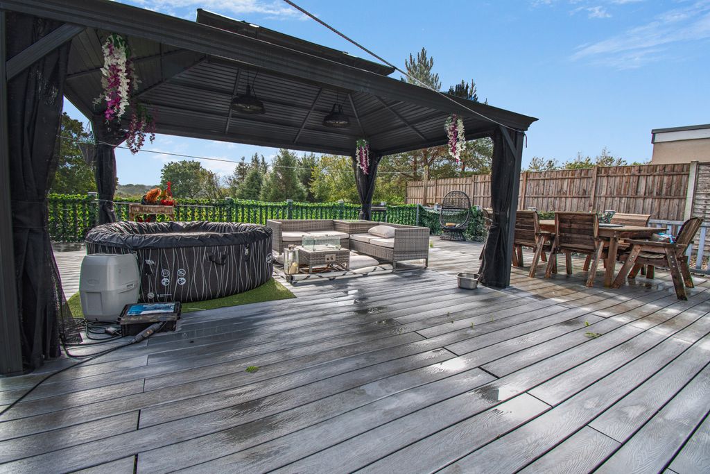 Property photo 3 of 30