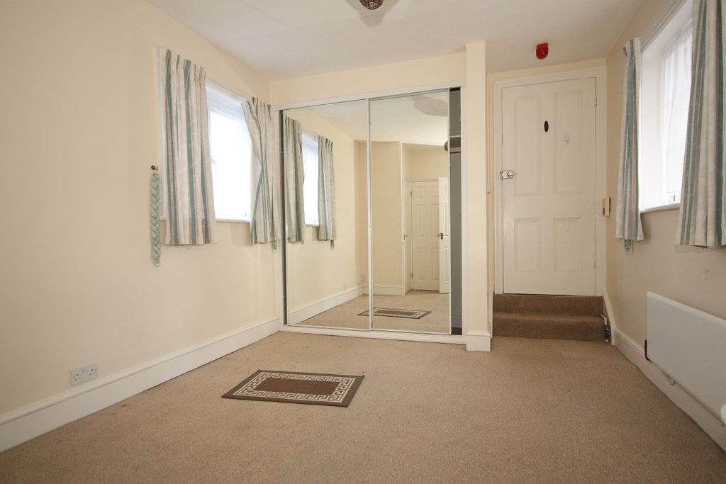 Property photo 2 of 4 Studio Room