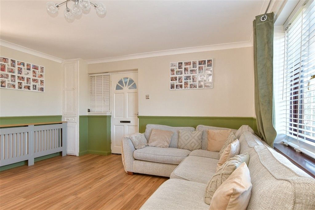 Property photo 2 of 10 Lounge