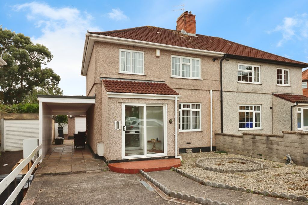 Property photo 1 of 17 Front Aspect