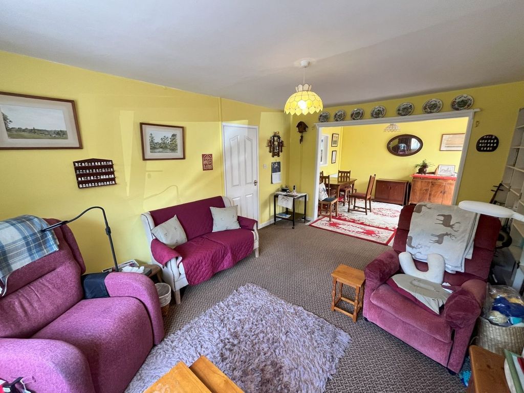 Property photo 2 of 27