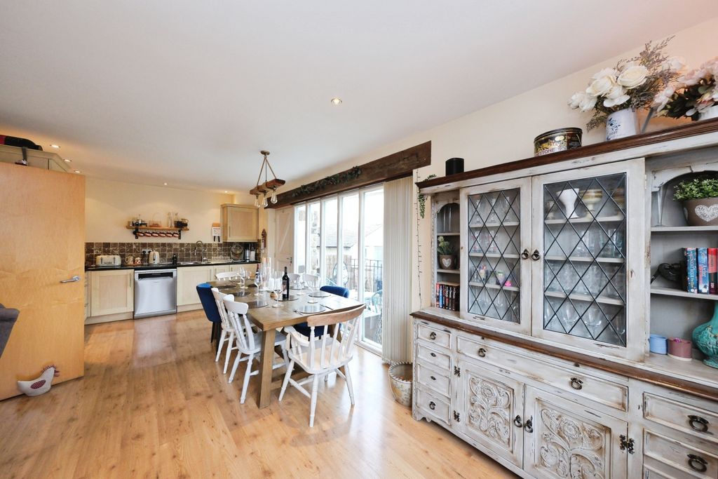 Property photo 3 of 16 Dining Room