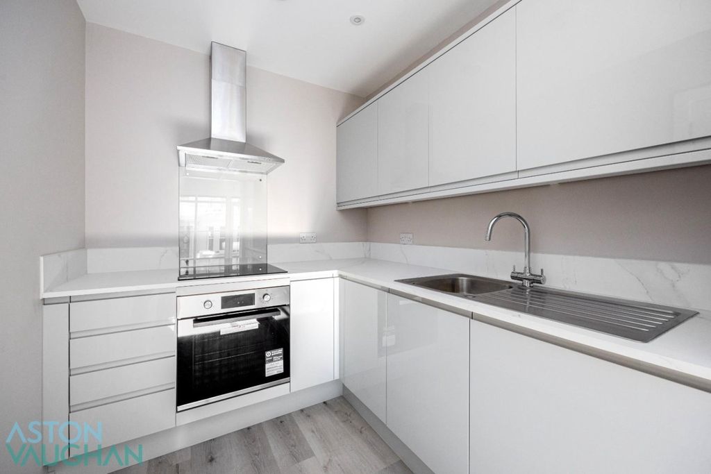 Property photo 3 of 10 4701052