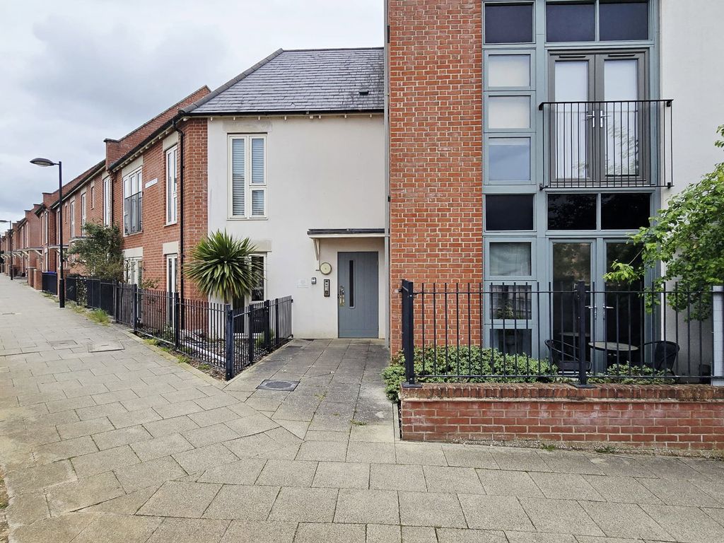 Property photo 1 of 23