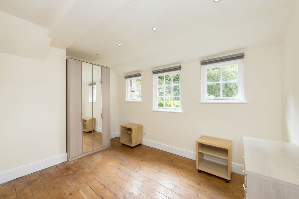 Property photo 3 of 6 Photo 7