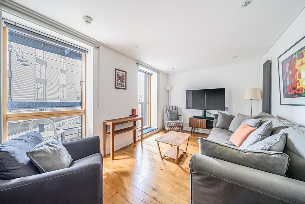 Property photo 1 of 17 1310194-2-684c19d...