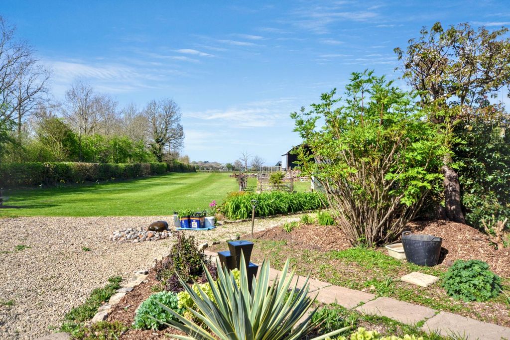 Property photo 2 of 37