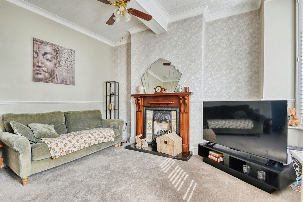 Property photo 2 of 24