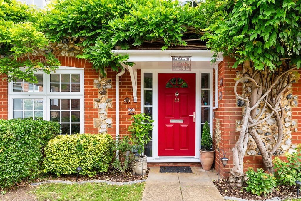 Property photo 2 of 43