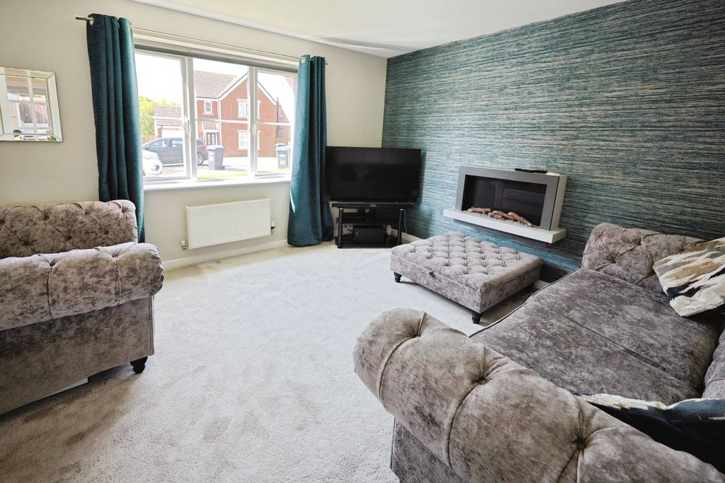 Property photo 3 of 16 Pbox-Img.Jpg