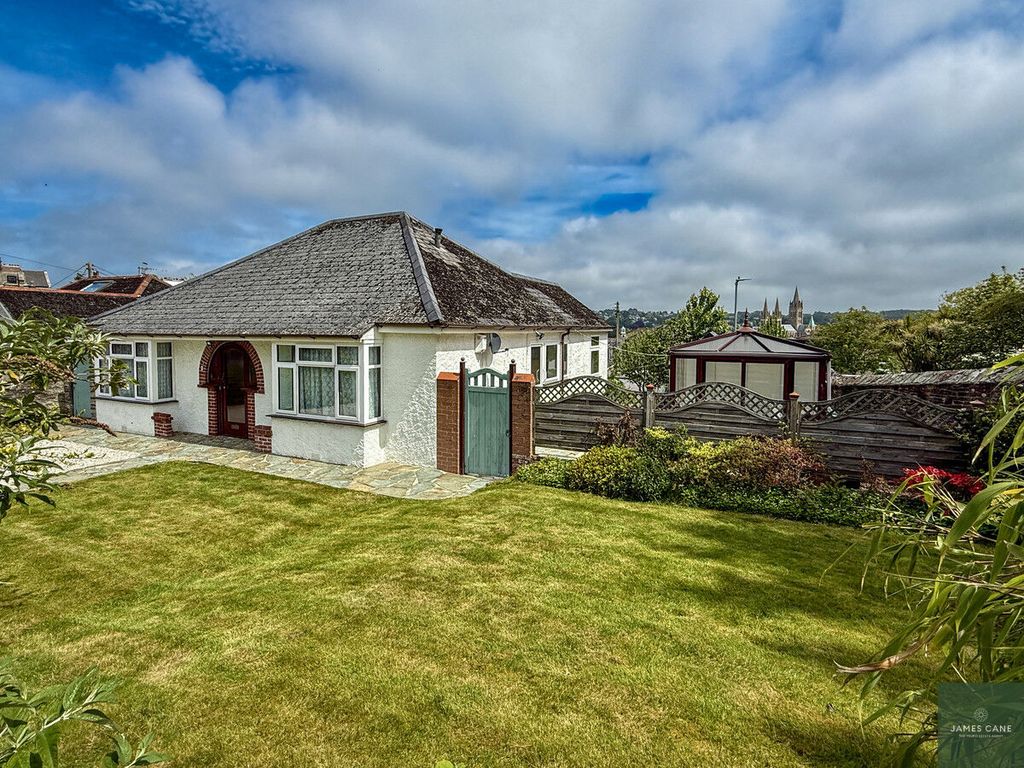 Property photo 2 of 25