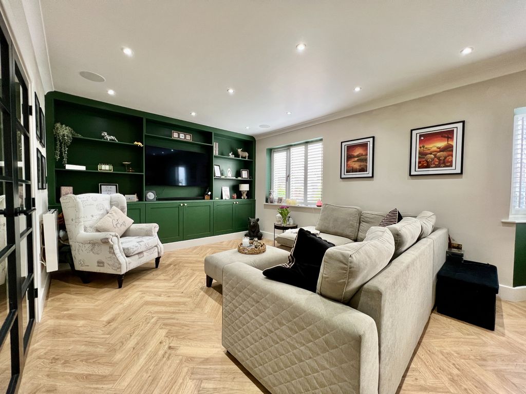 Property photo 3 of 24