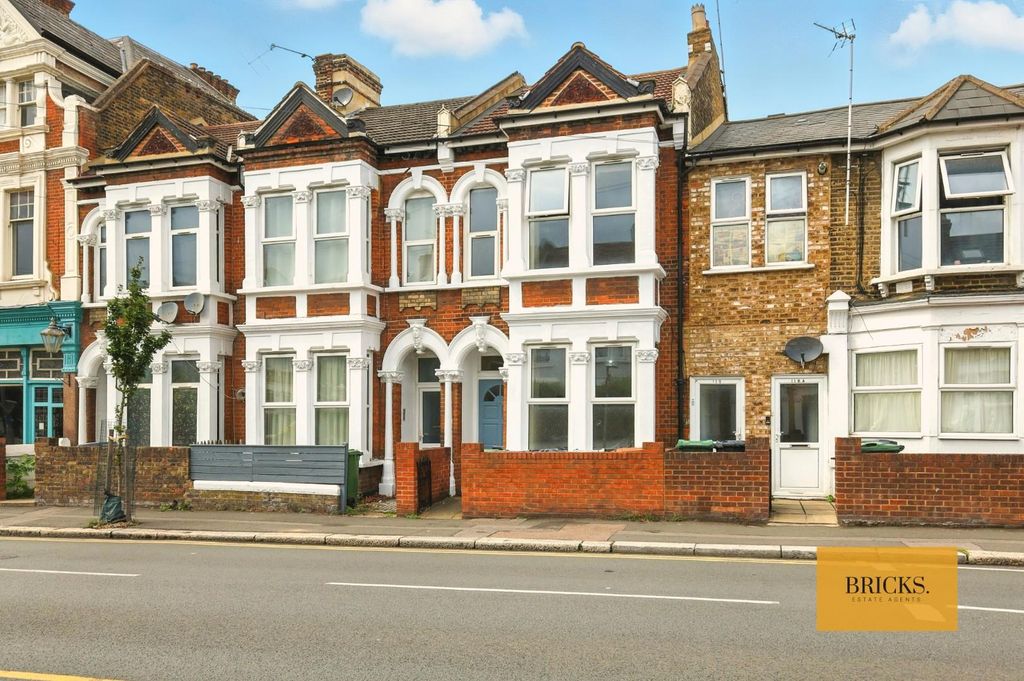 Property photo 1 of 24