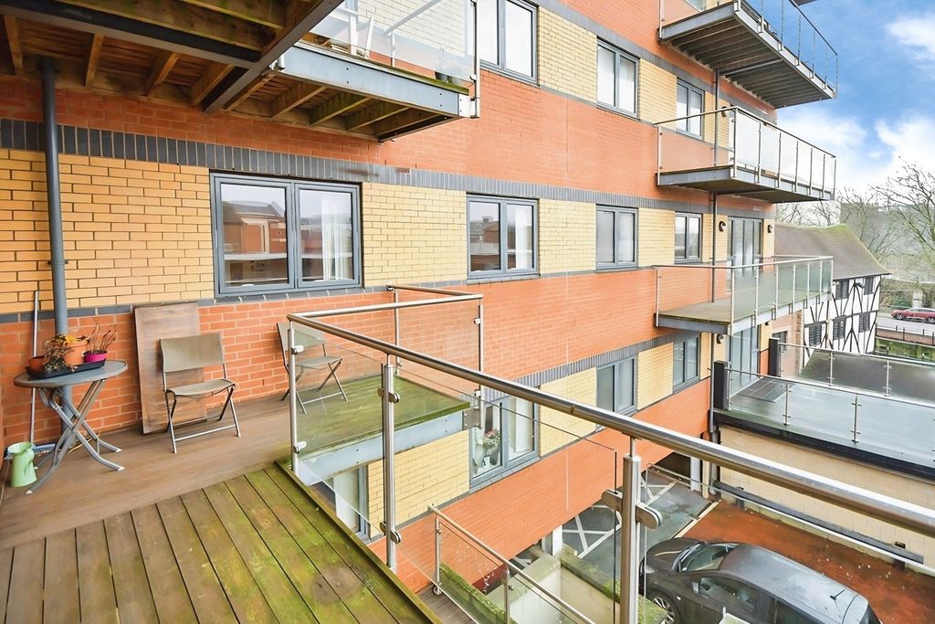 Property photo 2 of 8 Balcony