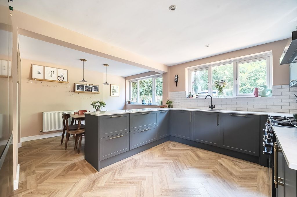 Property photo 2 of 17 Kitchen/ Dining Room