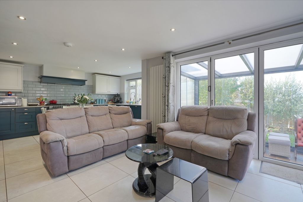 Property photo 2 of 26 Living Room