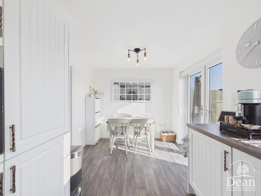 Property photo 3 of 22