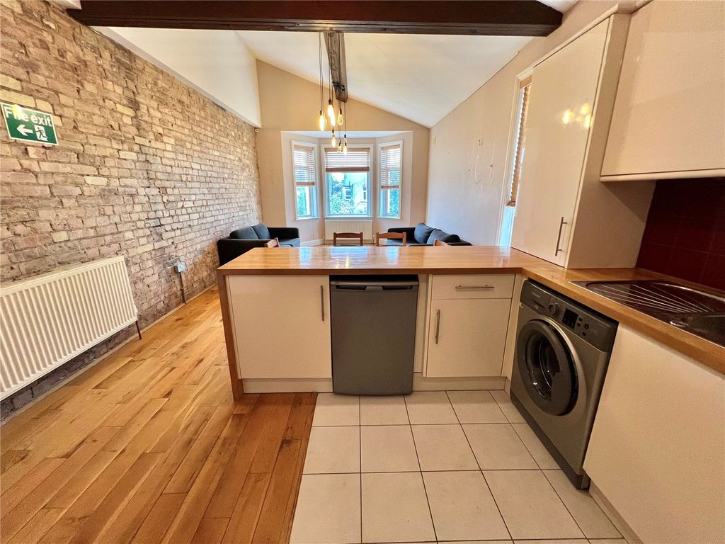 Property photo 2 of 15 Picture No. 14