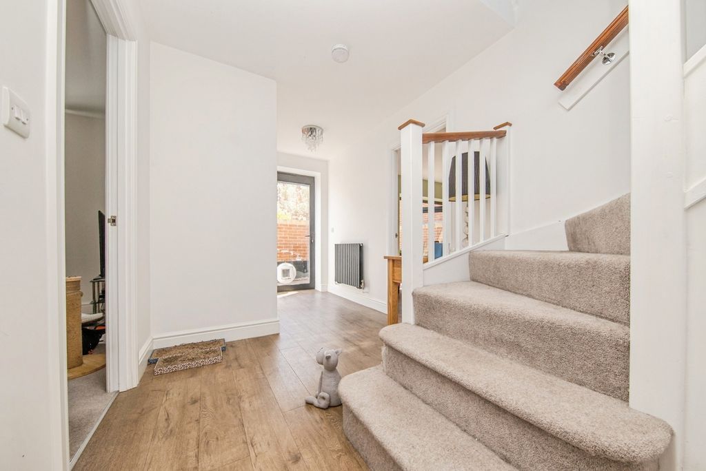 Property photo 3 of 25 Pbox-Img.Jpg