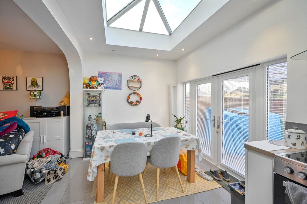 Property photo 3 of 17 Picture No. 12