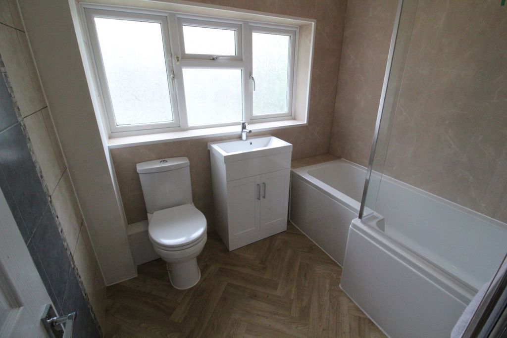 Property photo 3 of 16 Picture No. 05
