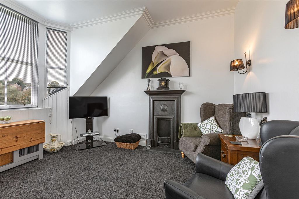 Property photo 2 of 20 5D Queen Marys Buildings Jedburgh 12.Jpg