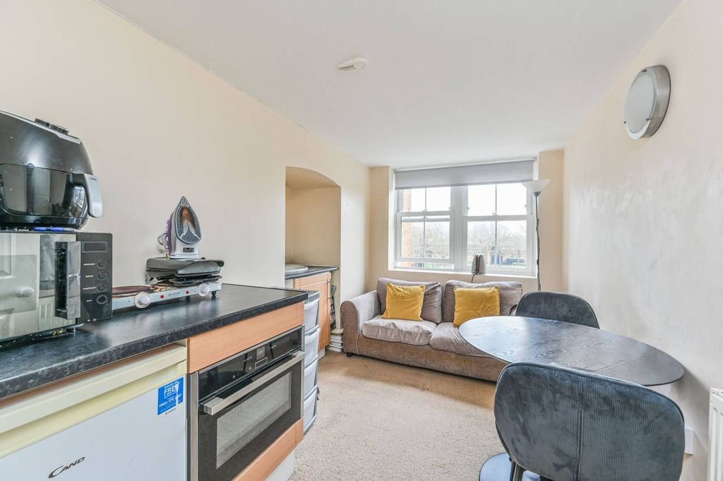 Property photo 1 of 4