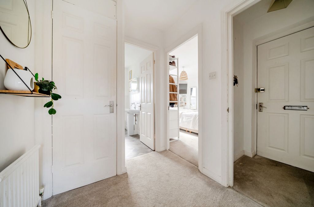 Property photo 2 of 9 1527709-4-6Abd192...