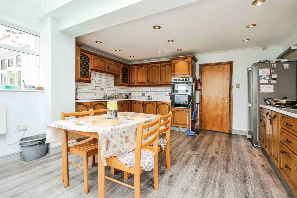 Property photo 3 of 20 Pbox-Img.Jpg