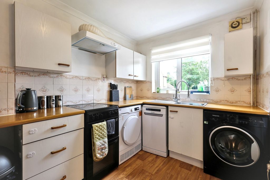 Property photo 3 of 14 Img_5637