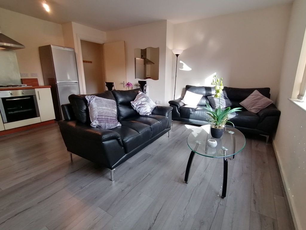 Property photo 1 of 13 2 Bedroom Apartment For Rent