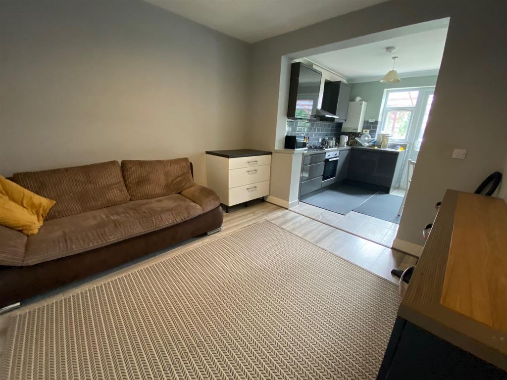 Property photo 3 of 12 H7.Jpg