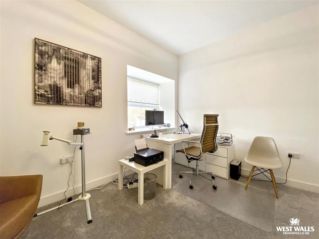 Additional image 16 of 3 bed town house for saleNew Way, Pembroke SA71