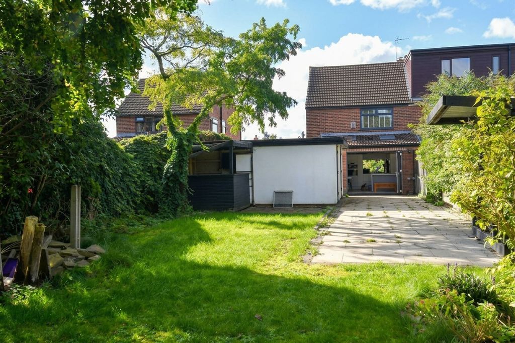 Property photo 1 of 32