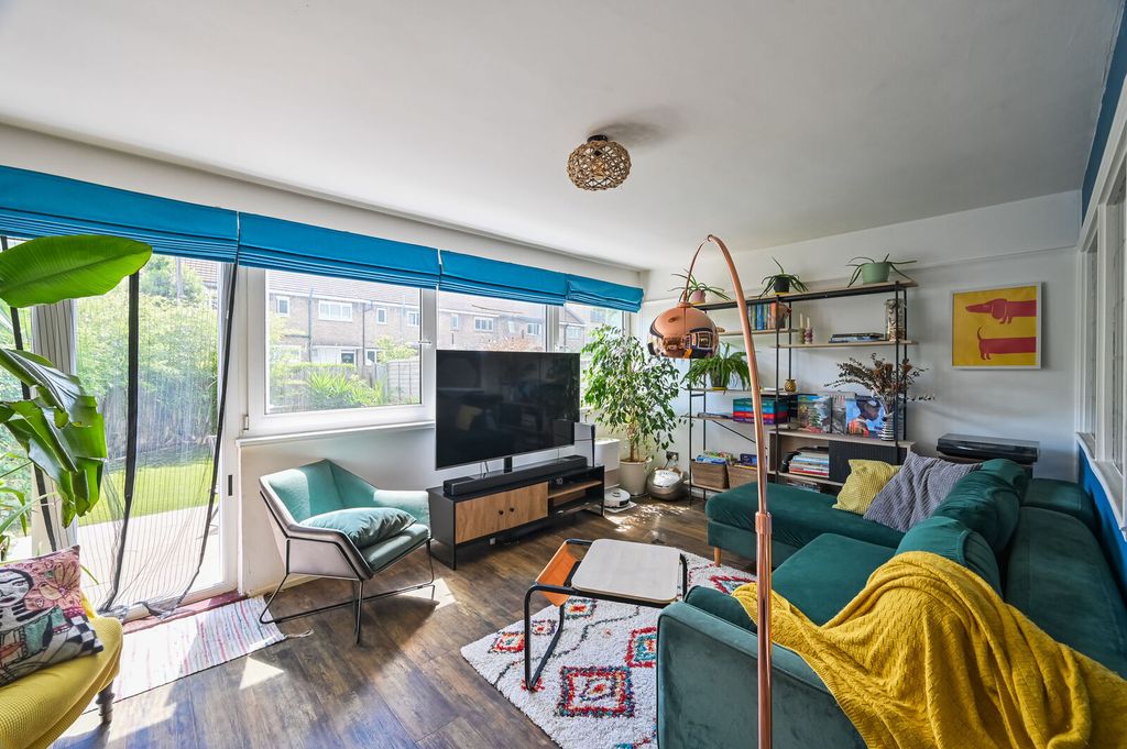 Property photo 1 of 17