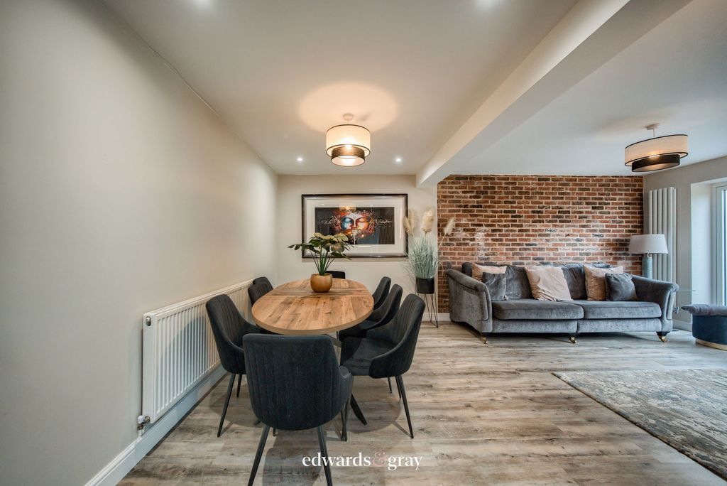 Property photo 3 of 26