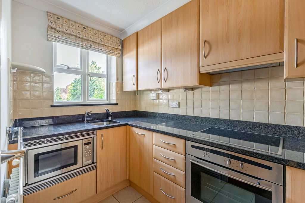 Property photo 2 of 11 Kitchen