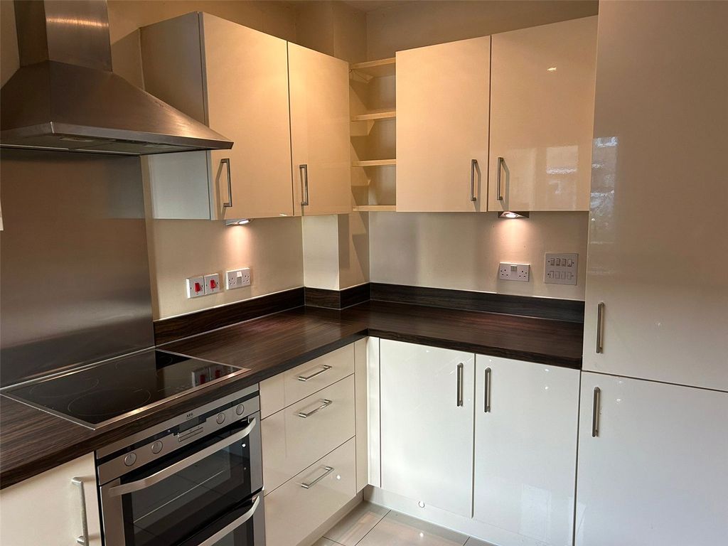 Property photo 2 of 13 Picture No. 11