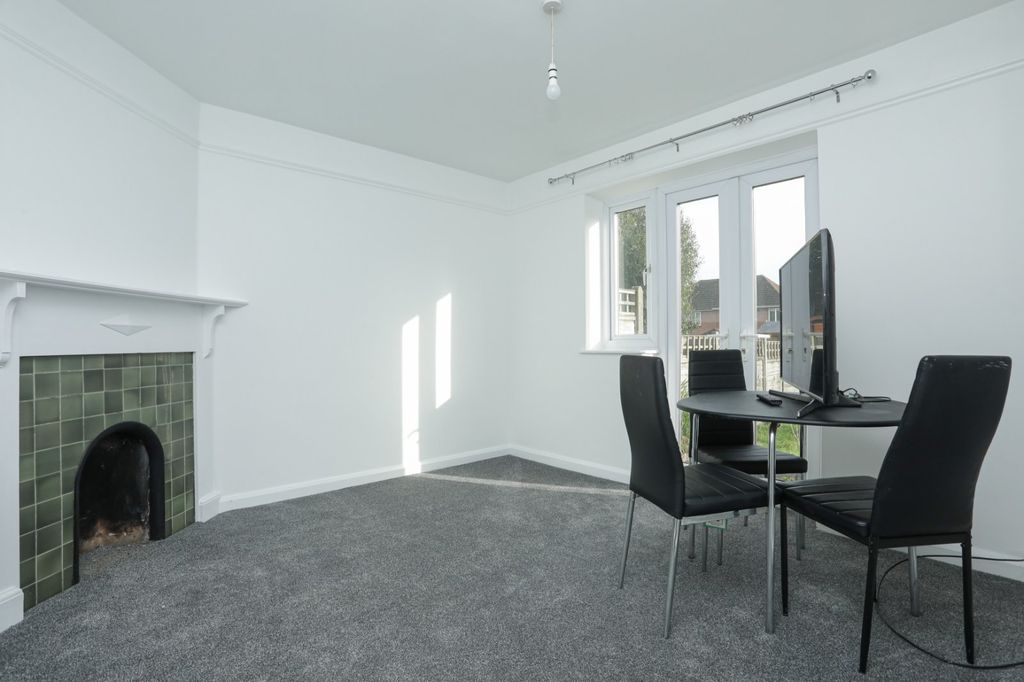 Property photo 2 of 11 Picture 2