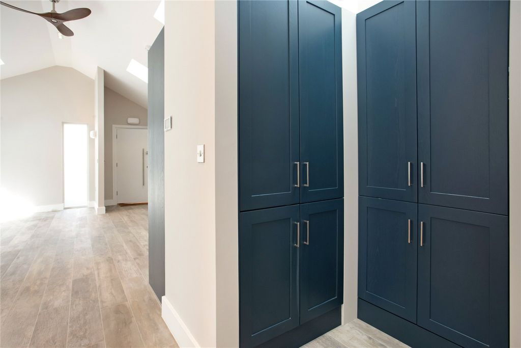 Property photo 2 of 11 Picture No. 08