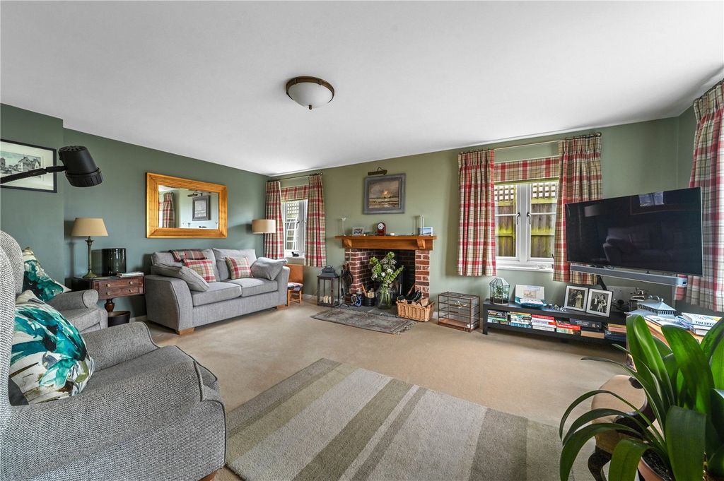 Property photo 2 of 27 Sitting Room