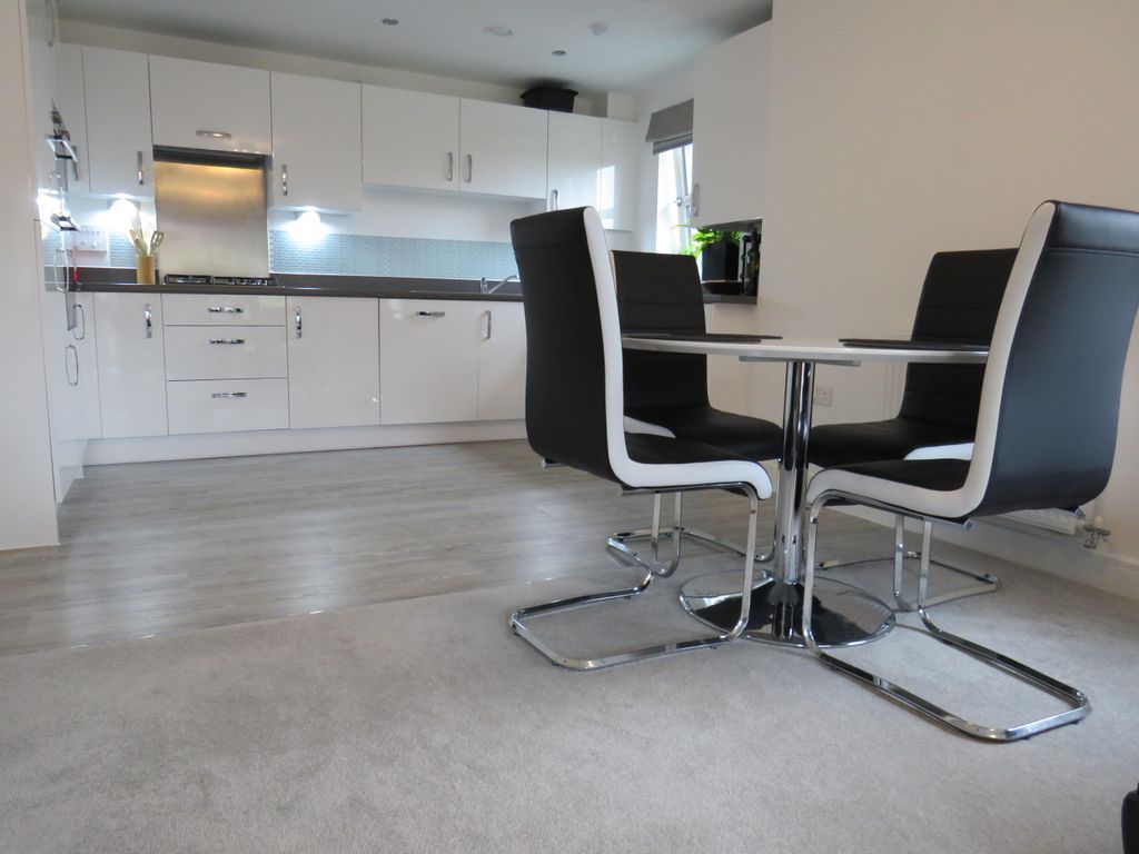 Property photo 2 of 9 Dining Room